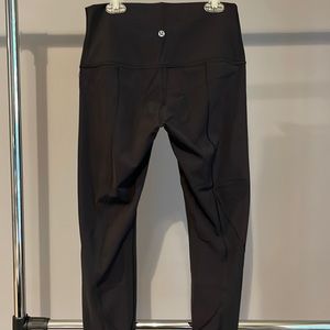 Lululemon Black Cropped Leggings